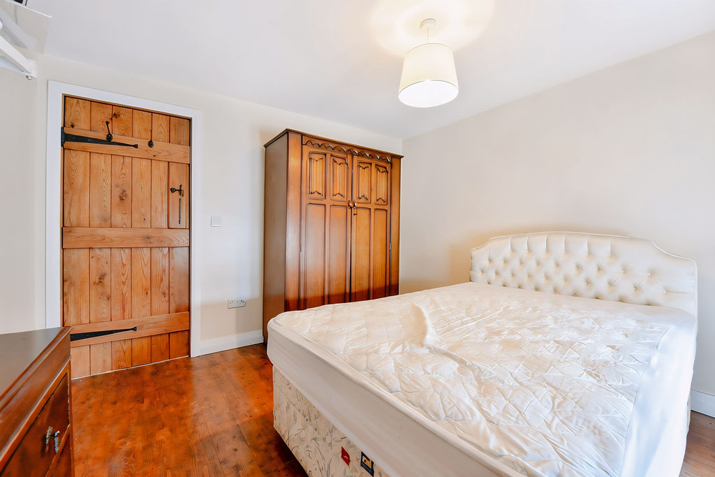 Bedroom- click for photo gallery
